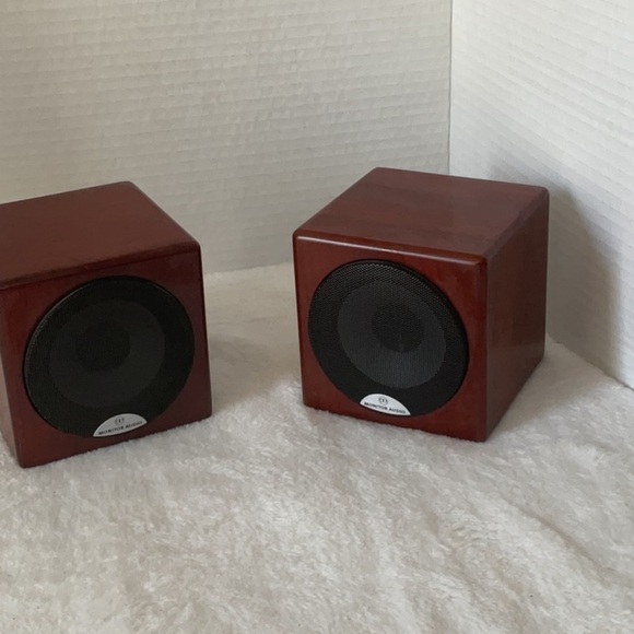 MONITOR AUDIO radius 45 speakers bookshelf - Picture 1 of 6